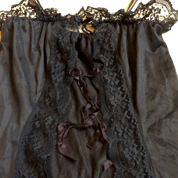 Black Lace Lingerie. Adjustable Size (S-M-L), Front Closure, Spaghetti Straps - Picture 5 of 9
